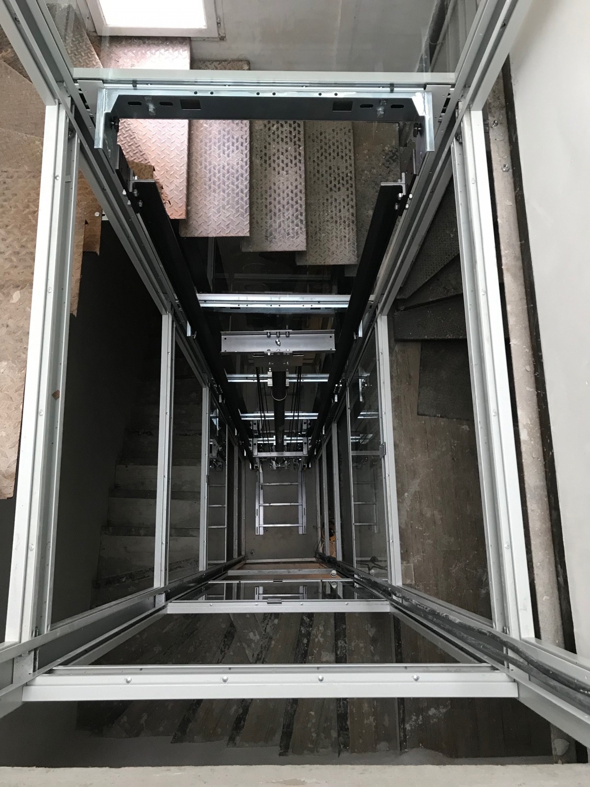 Installation ascenseur privatif dans un immeuble particulier à Apt (84 Vaucluse)